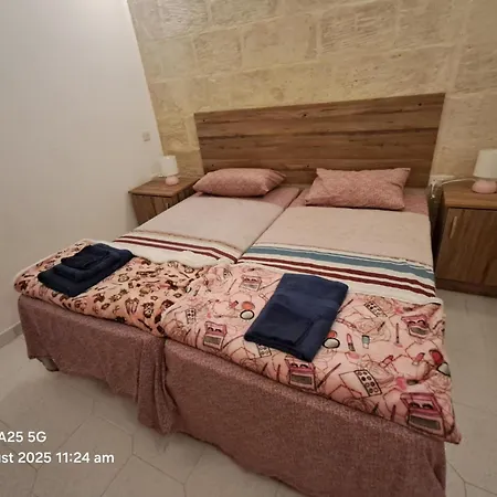 63, Casa Falzon 3* Rabat