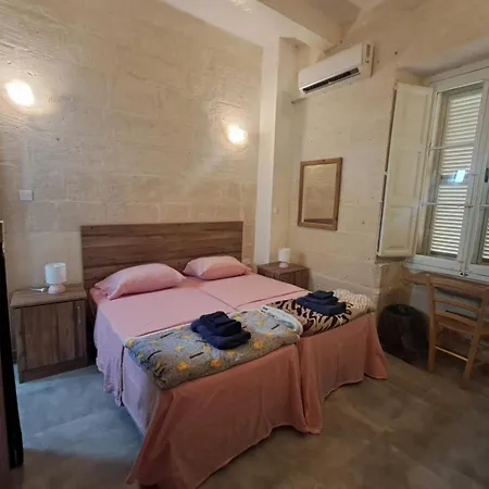 63, Casa Falzon 3* Rabat