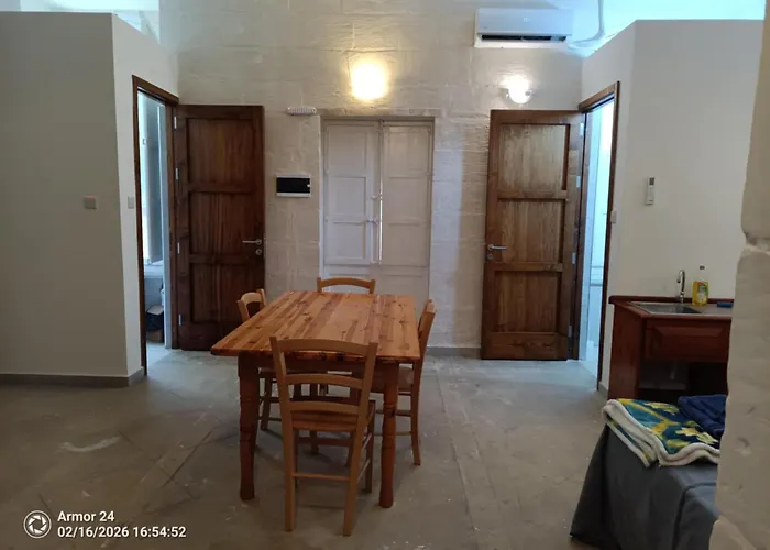 63, Casa Falzon 3* Rabat